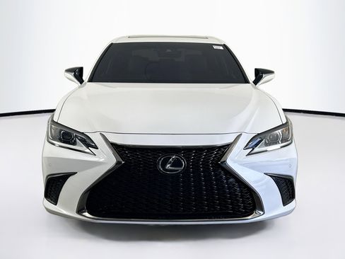 Used 2022 Lexus ES 350 F Sport image 2