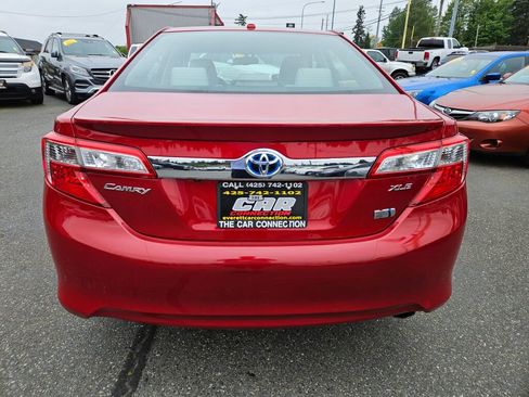 Used 2013 Toyota Camry XLE w/ Leather Pkg FWD image 5