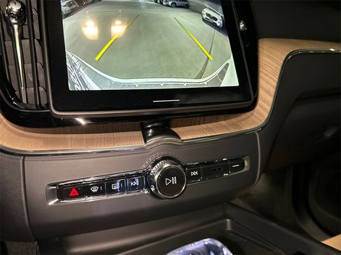 New 2026 Volvo XC60 B5 Plus w/ Protection Package Premier image 19