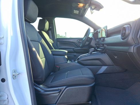 Used 2024 Chevrolet Colorado Trail Boss w/ Technology Package image 13