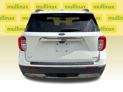 Used 2020 Ford Explorer XLT w/ Equipment Group 202A AWD/4WD image 8