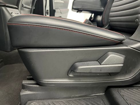 Used 2025 Ford Explorer ST-Line w/ ST-Line Street Pack image 14