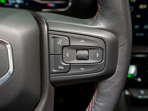 Used 2024 GMC Sierra 2500 AT4X image 35