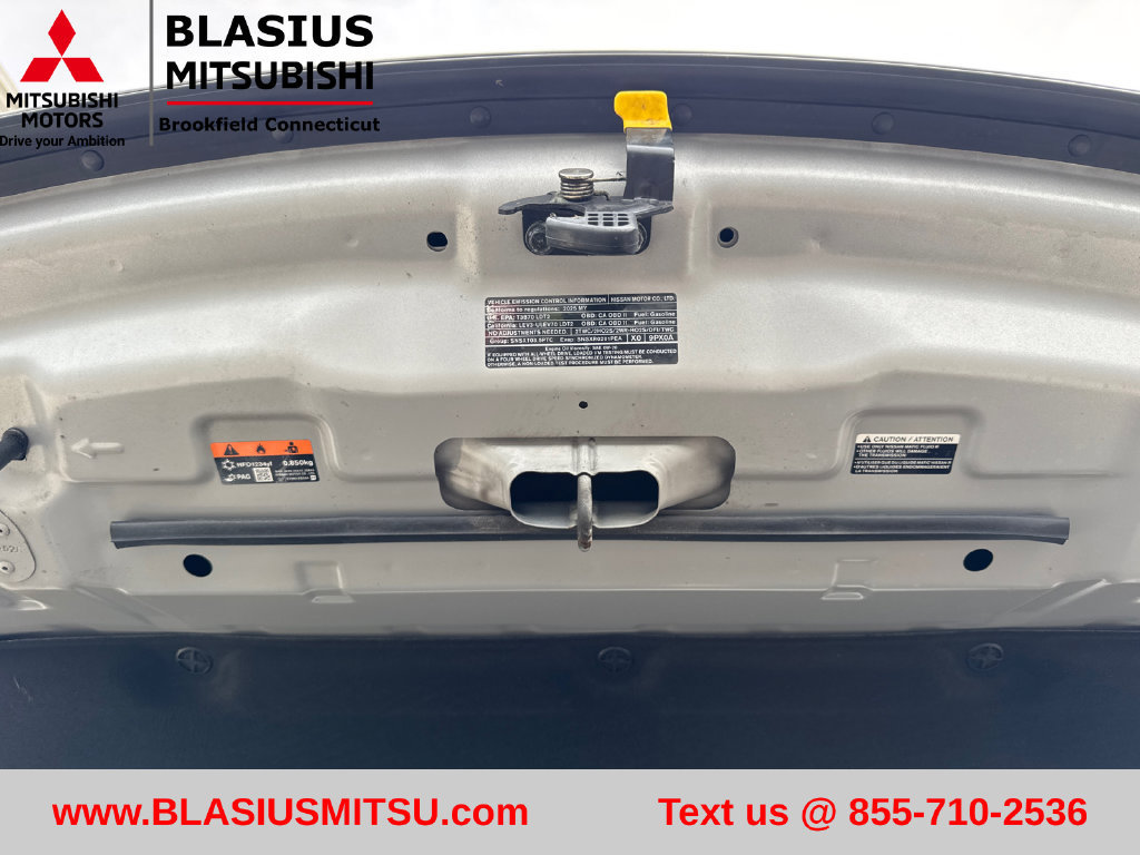 Used 2025 Nissan Pathfinder SL AWD/4WD image 44