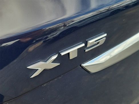 New 2025 Cadillac XT5 Luxury image 7