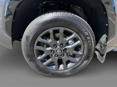 Used 2025 Toyota Tundra Platinum AWD/4WD image 9
