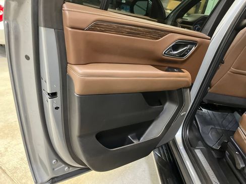 Used 2024 Chevrolet Suburban High Country w/ Max Trailering Package AWD/4WD image 25