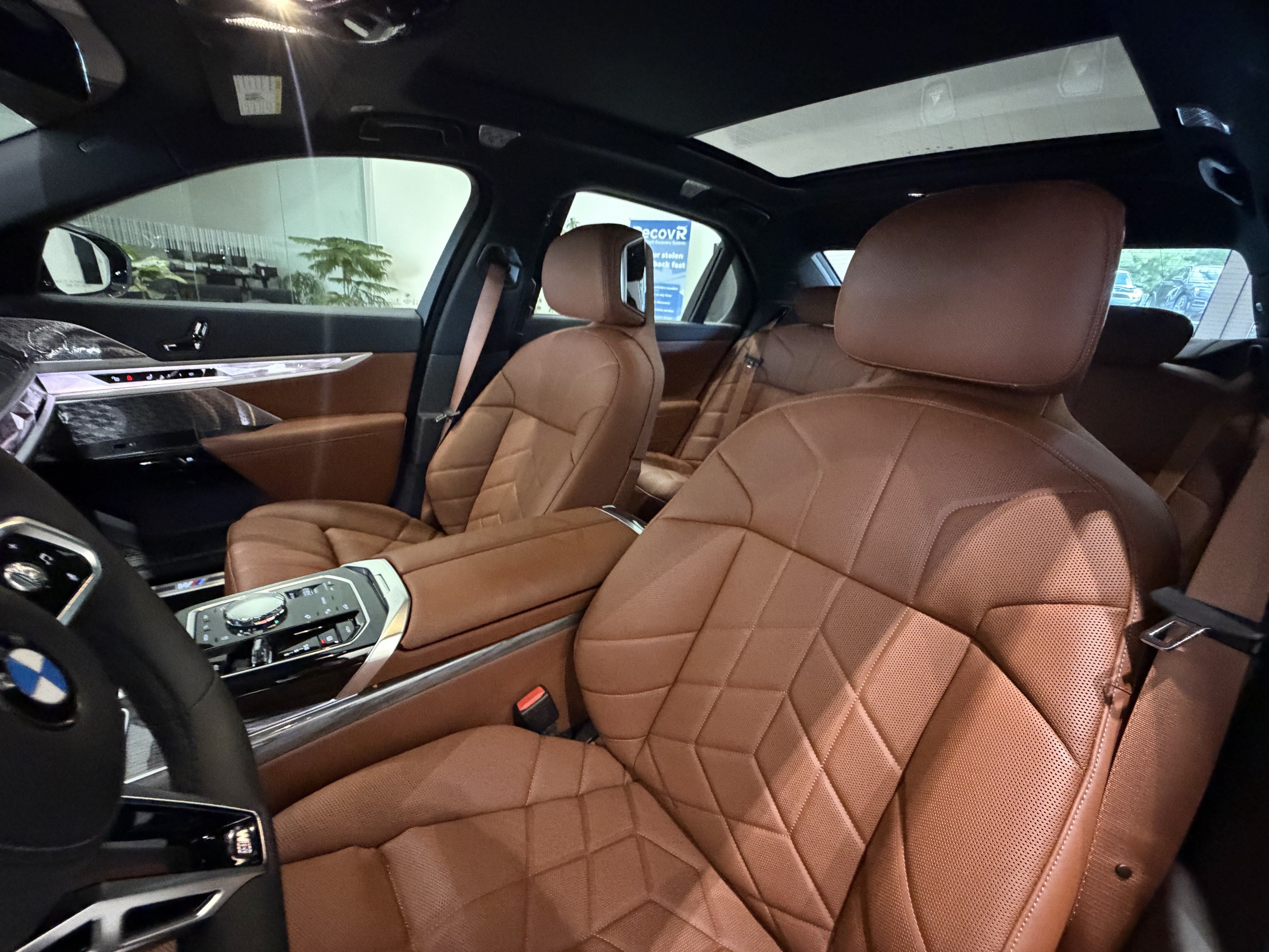 Certified 2025 BMW 760i xDrive w/ Executive Package AWD/4WD image 9
