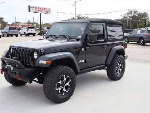 Used 2019 Jeep Wrangler Sport image 4