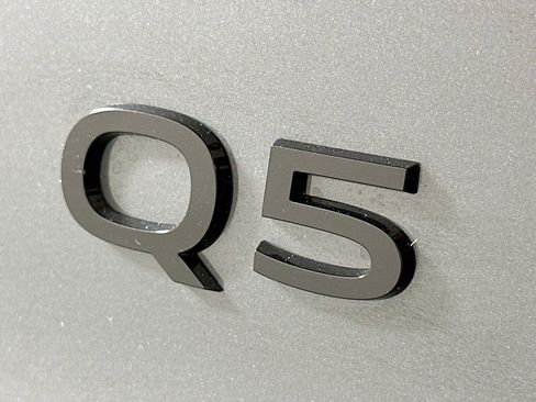 Used 2025 Audi Q5 Premium w/ Convenience Package AWD/4WD image 10