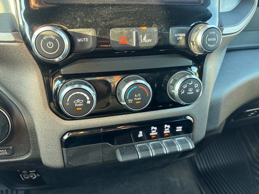 Used 2026 RAM 1500 Warlock AWD/4WD image 21