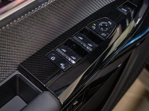 Used 2025 BMW 750e xDrive w/ Premium Package image 15