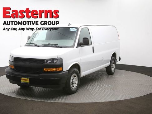 Used 2018 Chevrolet Express 2500 w/ Driver Convenience Package RWD image 55
