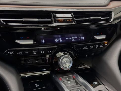 Used 2022 Acura MDX Technology image 10