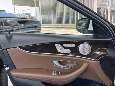 Used 2019 Mercedes-Benz E 300 w/ Premium 1 Package image 21