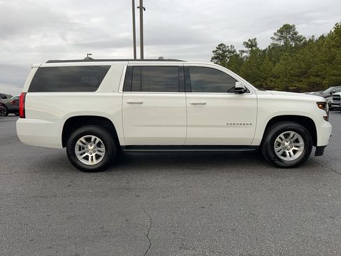 Used 2019 Chevrolet Suburban LT image 4