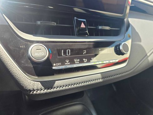 Used 2025 Toyota Corolla SE w/ Convenience Package FWD image 28
