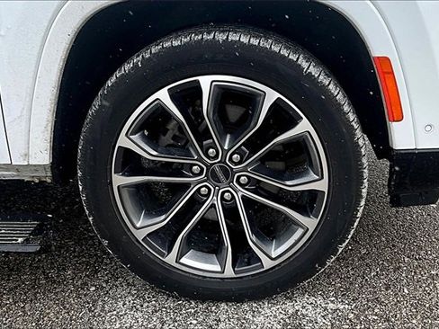 Used 2023 Jeep Grand Wagoneer Series III w/ Rear Seat Video Group 1 image 8