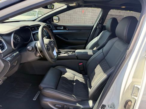 Used 2023 Nissan Maxima SR w/ Sport Mat Group image 13
