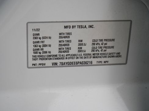 Used 2023 Tesla Model Y Long Range AWD/4WD image 30