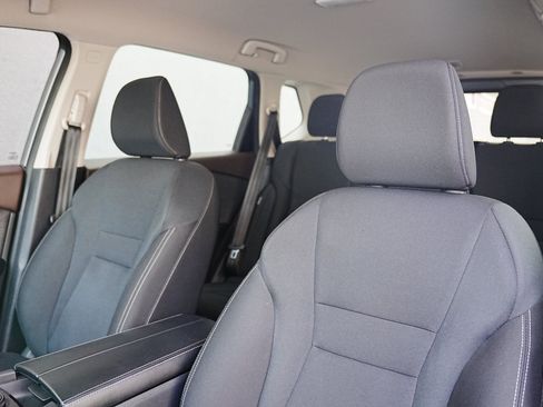 Used 2023 Nissan Rogue S image 10