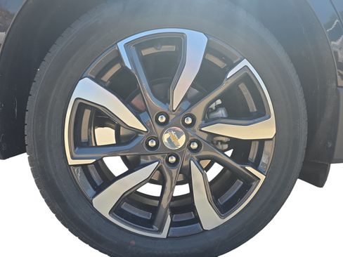 Used 2023 Chevrolet Equinox Premier AWD/4WD image 16