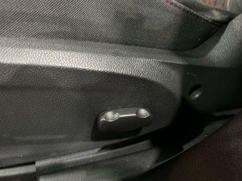 Used 2018 Chevrolet Sonic LT w/ Fun and Sun Package FWD image 11