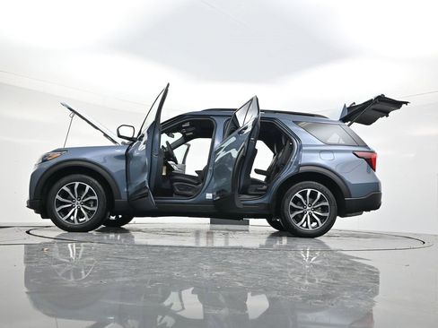 New 2026 Ford Explorer ST-Line image 61