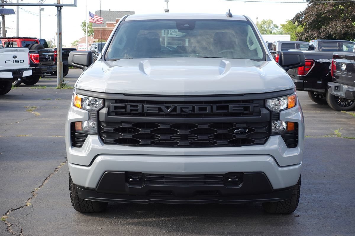 Used 2024 Chevrolet Silverado 1500 Custom w/ LPO, Dark Essentials Package AWD/4WD image 5