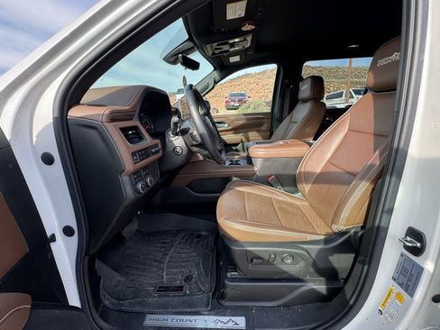 Used 2021 Chevrolet Suburban High Country image 9