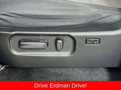 Certified 2021 Toyota Tacoma TRD Off-Road AWD/4WD image 12