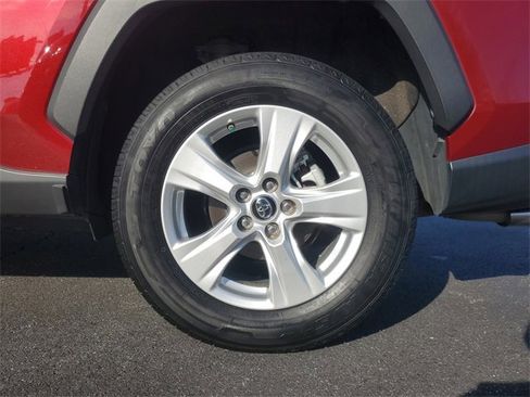 Used 2019 Toyota RAV4 XLE image 6