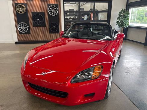 Used 2000 Honda S2000 image 2