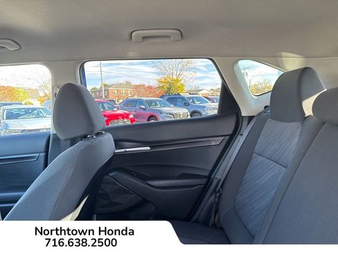 Used 2023 Kia Seltos LX image 16