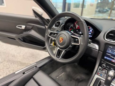Used 2019 Porsche 718 Boxster RWD image 28