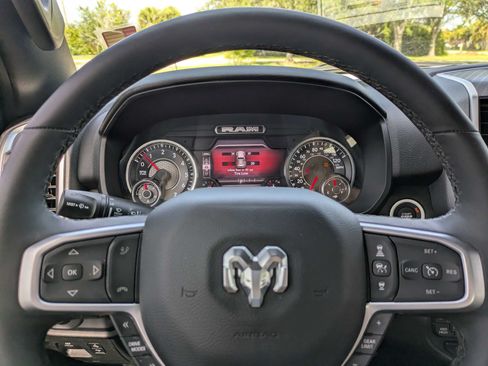 Used 2025 RAM 1500 Big Horn AWD/4WD image 31