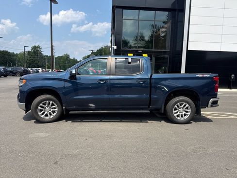 Used 2023 Chevrolet Silverado 1500 LT AWD/4WD image 2