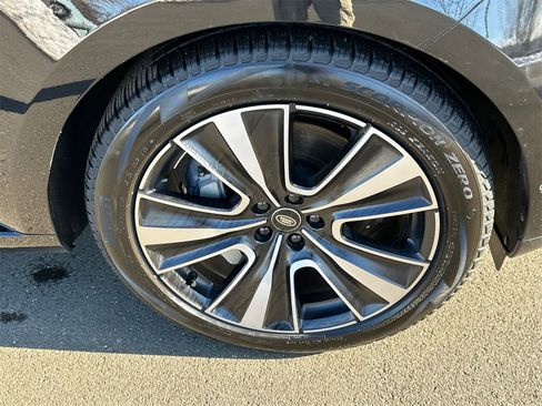 Certified 2023 Land Rover Range Rover SE image 7