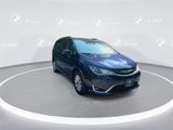 Used 2017 Chrysler Pacifica Touring-L image 3