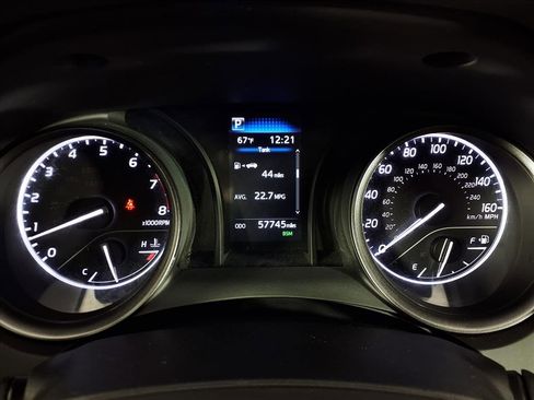 Used 2024 Toyota Camry SE image 6