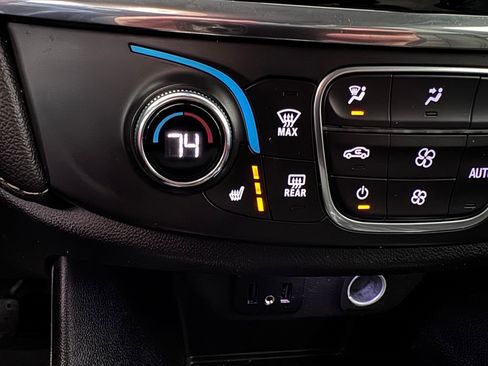Certified 2023 Chevrolet Traverse LT AWD/4WD image 2