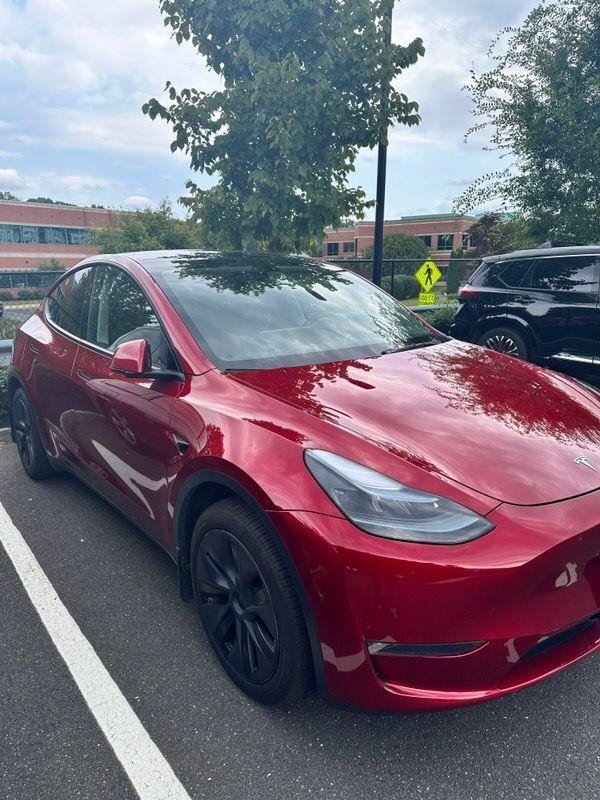 Used 2024 Tesla Model Y Long Range AWD/4WD image 2