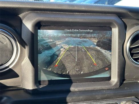 Certified 2021 Jeep Wrangler Unlimited Sahara image 38