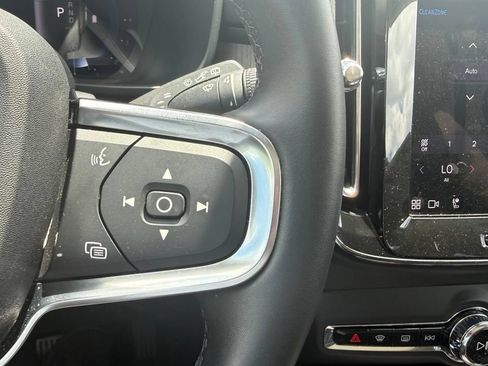 Used 2025 Volvo XC40 B5 Core AWD/4WD image 21