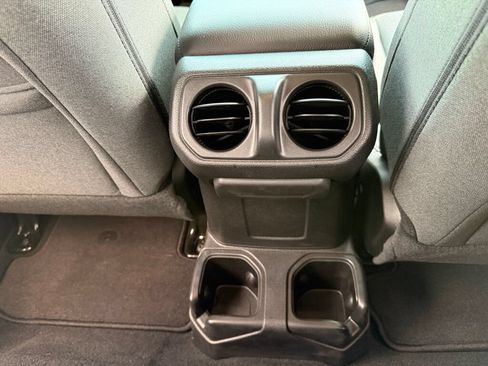 Used 2024 Jeep Wrangler Sport AWD/4WD image 19