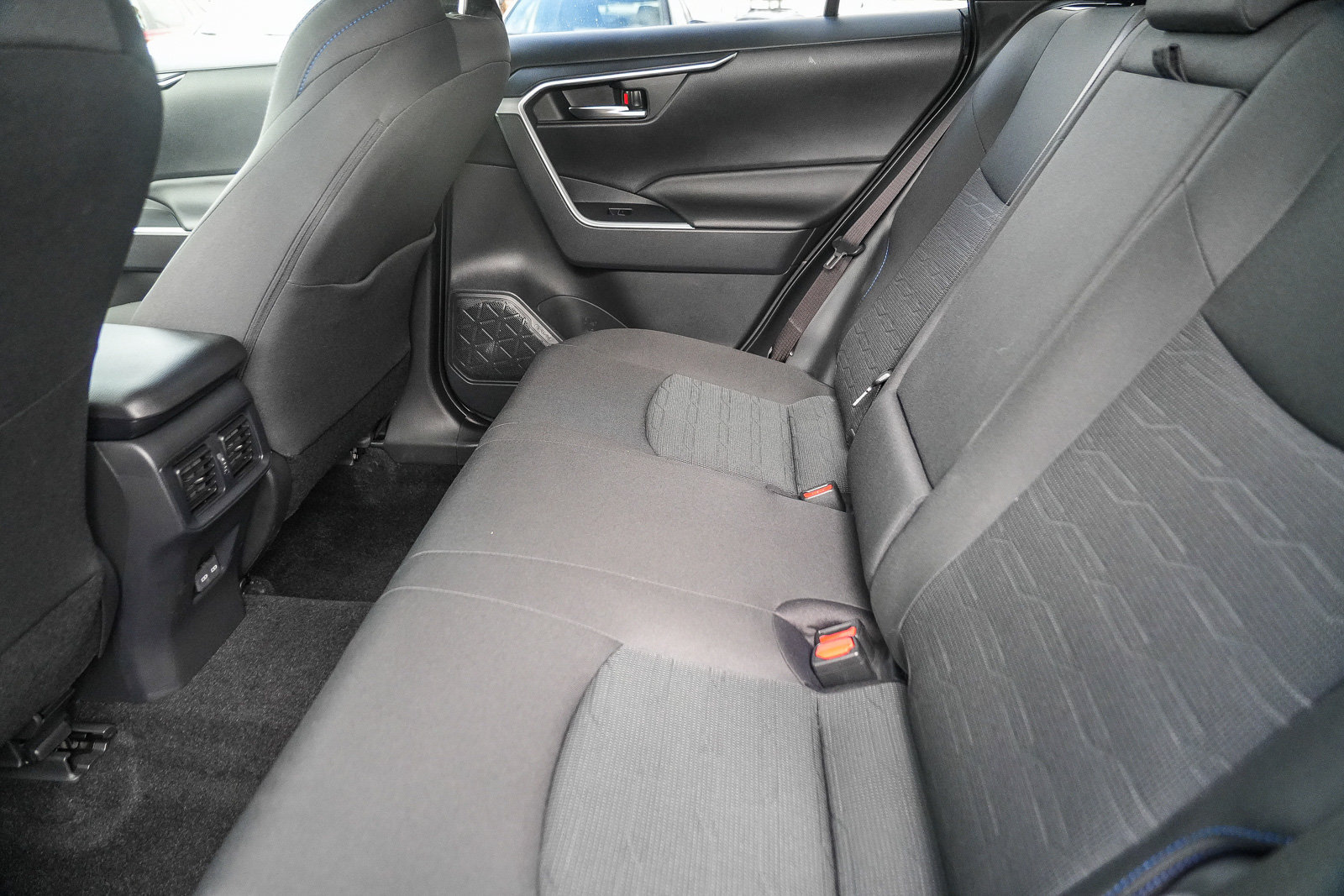 Certified 2024 Toyota RAV4 SE w/ Convenience Package AWD/4WD image 19