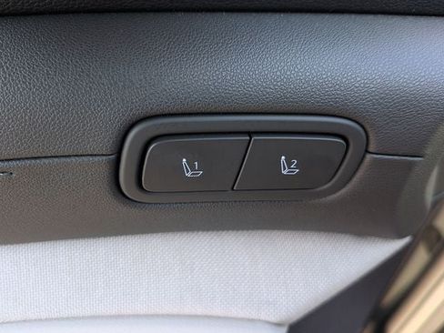 Used 2025 Hyundai Tucson Limited AWD/4WD image 19
