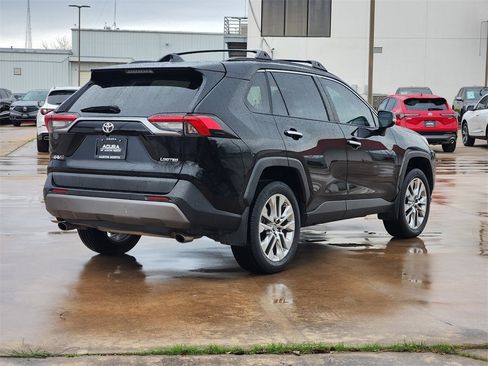 Used 2019 Toyota RAV4 Limited image 6
