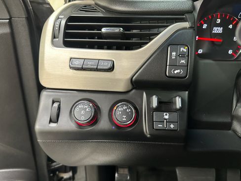 Used 2016 GMC Yukon Denali w/ Open Road Package AWD/4WD image 36