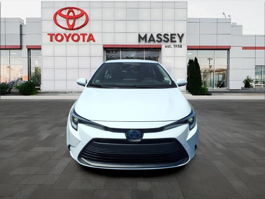 Used 2024 Toyota Corolla LE FWD image 8